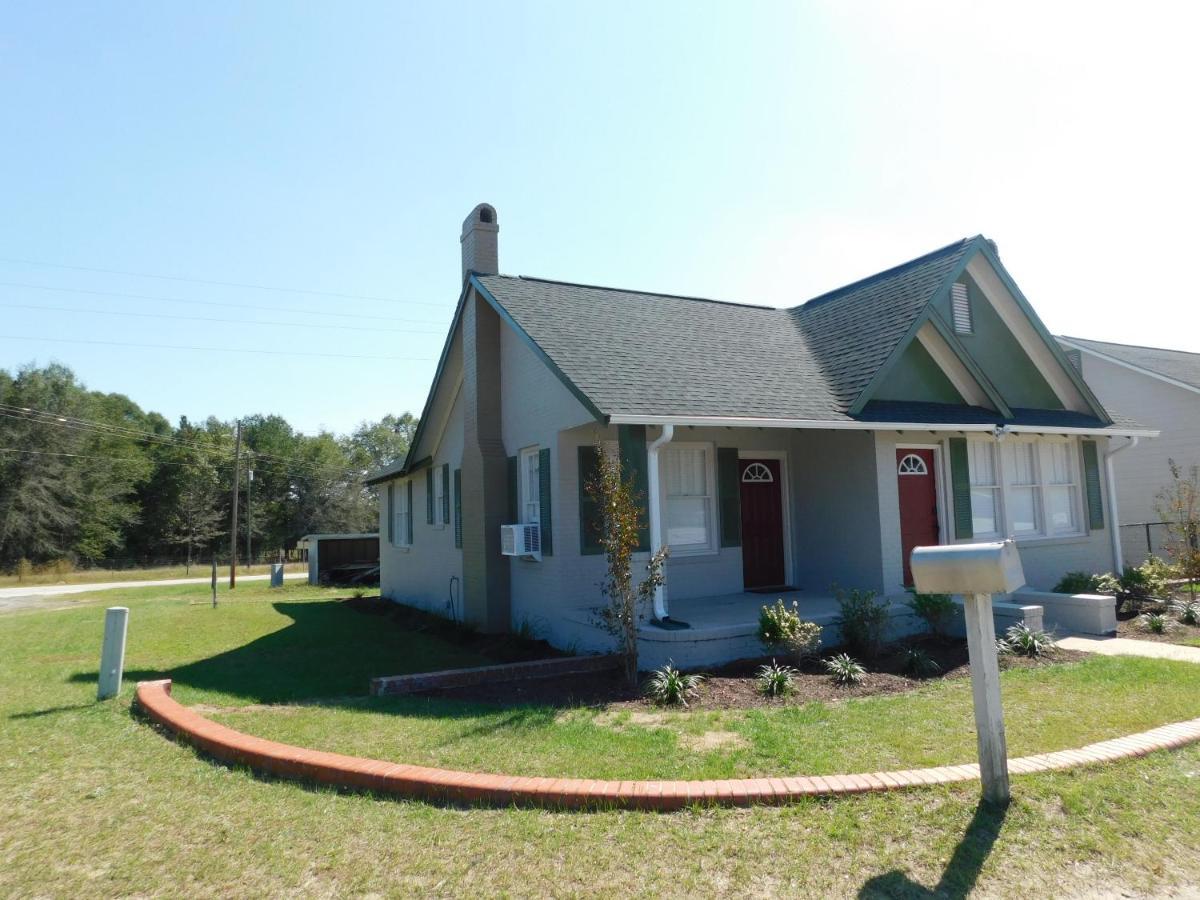 Lawrence Village Bed And Breakfast Swainsboro Екстериор снимка