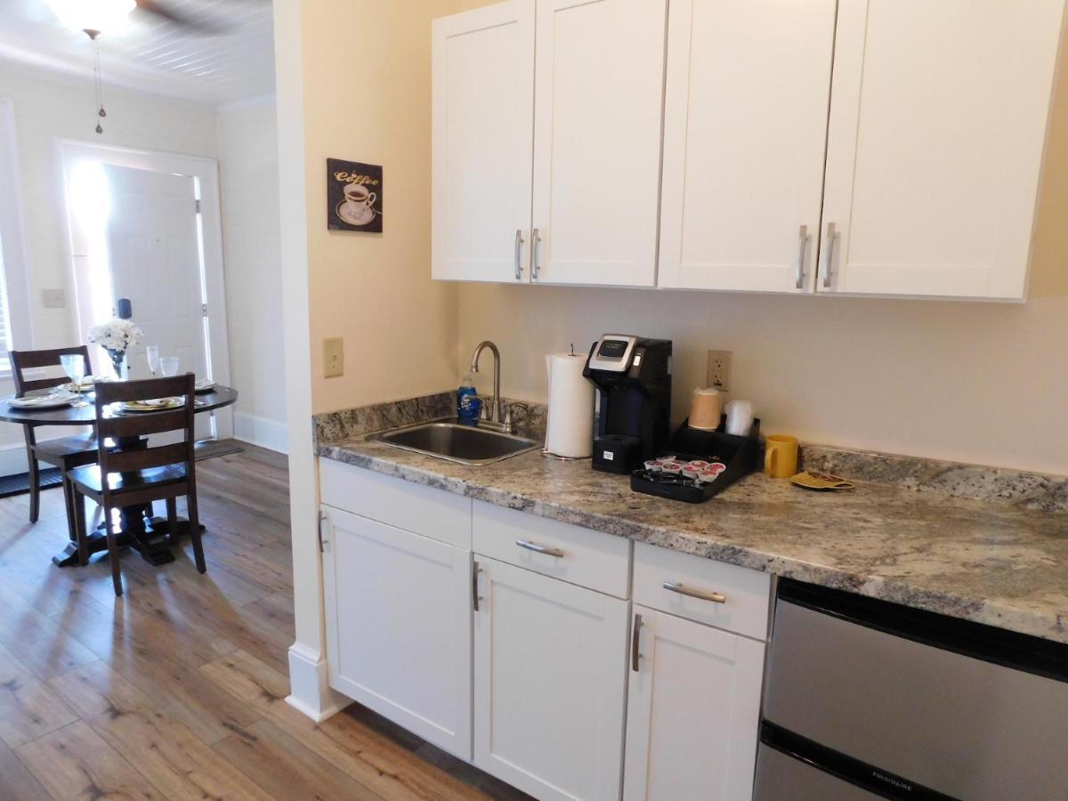 Lawrence Village Bed And Breakfast Swainsboro Екстериор снимка