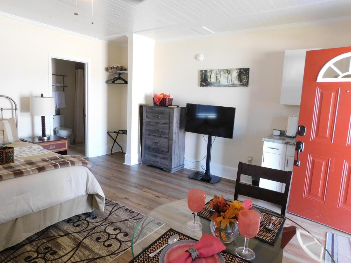 Lawrence Village Bed And Breakfast Swainsboro Екстериор снимка