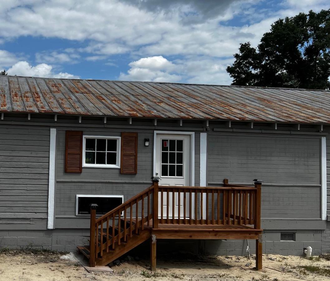Lawrence Village Bed And Breakfast Swainsboro Екстериор снимка